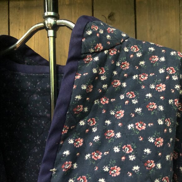 Vintage Floral Quilt Coat , Light Quilted Jacket Size Small , Handmade - Picture 3 of 8